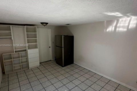 Commercial property in Miami, Florida 1 bedroom № 2087267 - photo 7