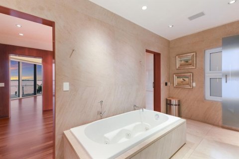 Casa en venta en Placida, Florida, 5 dormitorios, 368.64 m2 № 1844458 - foto 30