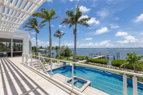 Casa en venta en Placida, Florida, 5 dormitorios, 368.64 m2 № 1844458 - foto 1