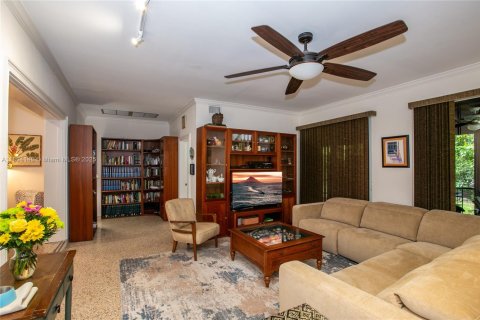 Casa en venta en Miami, Florida, 4 dormitorios, 141.12 m2 № 1945760 - foto 10