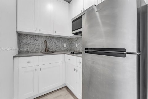 Apartment in South Miami, Florida № 2086448 - photo 4