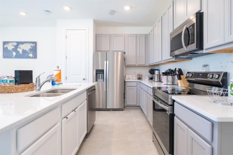 Townhouse in Davenport, Florida 3 bedrooms, 150.69 sq.m. № 2092208 - photo 6