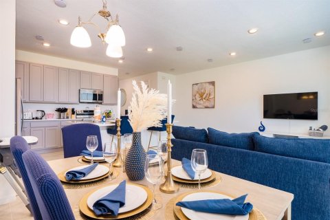 Townhouse in Davenport, Florida 3 bedrooms, 150.69 sq.m. № 2092208 - photo 9