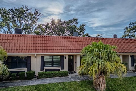 Купить кондоминиум в Клируотер, Флорида 9 комнат, 106.84м2, № 1885413 - фото 1