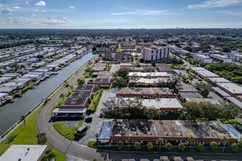 Купить кондоминиум в Клируотер, Флорида 9 комнат, 106.84м2, № 1885413 - фото 30