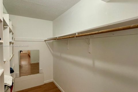 Condominio en venta en Hollywood, Florida, 1 dormitorio, 86.77 m2 № 1849152 - foto 11