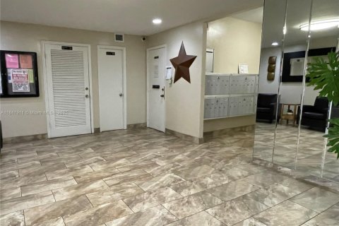 Condominio en venta en Hollywood, Florida, 1 dormitorio, 86.77 m2 № 1849152 - foto 14