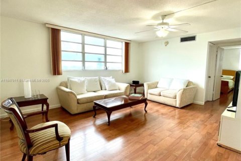 Condominio en venta en Hollywood, Florida, 1 dormitorio, 86.77 m2 № 1849152 - foto 4