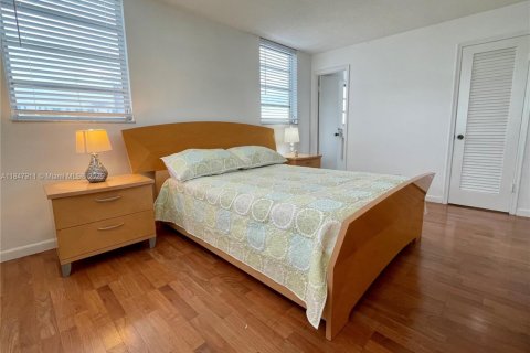 Condominio en venta en Hollywood, Florida, 1 dormitorio, 86.77 m2 № 1849152 - foto 6