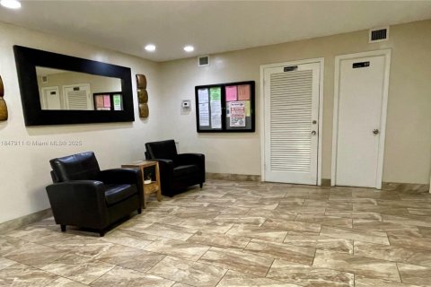 Condominio en venta en Hollywood, Florida, 1 dormitorio, 86.77 m2 № 1849152 - foto 12
