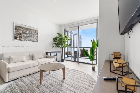Condo in Miami, Florida, 1 bedroom  № 1888841 - photo 9