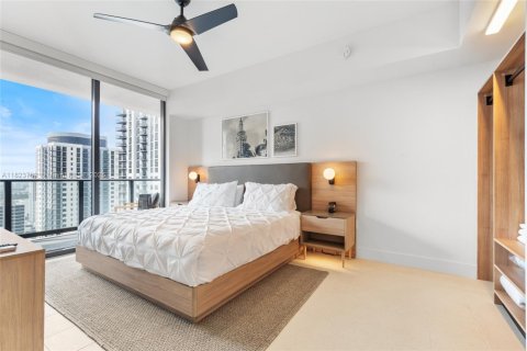 Condo in Miami, Florida, 1 bedroom  № 1888841 - photo 13