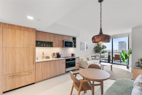 Condo in Miami, Florida, 1 bedroom  № 1888841 - photo 3