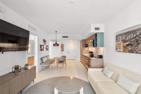 Condo in Miami, Florida, 1 bedroom  № 1888841 - photo 12
