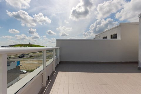 Touwnhouse à vendre à Doral, Floride: 4 chambres, 246.66 m2 № 1706905 - photo 20
