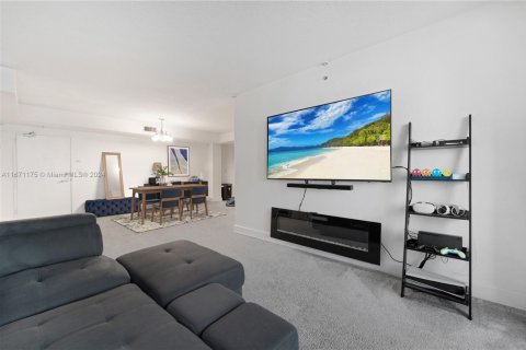 Condo in North Bay Village, Florida, 2 bedrooms  № 1693204 - photo 3