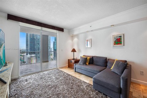 Condo in Miami, Florida, 2 bedrooms  № 1686265 - photo 1
