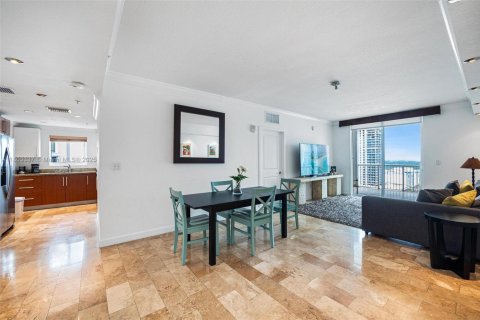 Condo in Miami, Florida, 2 bedrooms  № 1686265 - photo 4