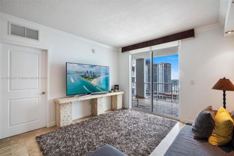 Condo in Miami, Florida, 2 bedrooms  № 1686265 - photo 3