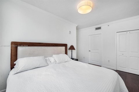Condo in Miami, Florida, 2 bedrooms  № 1686265 - photo 14