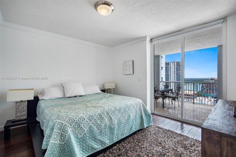 Condo in Miami, Florida, 2 bedrooms  № 1686265 - photo 11