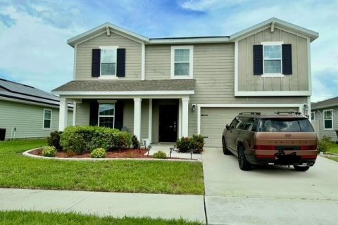 House in Haines City, Florida 5 bedrooms, 276.2 sq.m. № 1905731 - photo 1