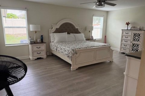 House in Haines City, Florida 5 bedrooms, 276.2 sq.m. № 1905731 - photo 9