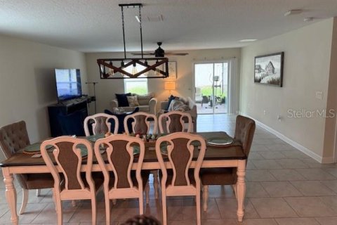 House in Haines City, Florida 5 bedrooms, 276.2 sq.m. № 1905731 - photo 5