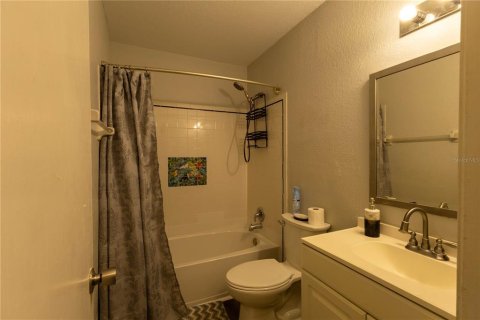 House in Ocoee, Florida 3 bedrooms, 154.22 sq.m. № 2403641 - photo 9