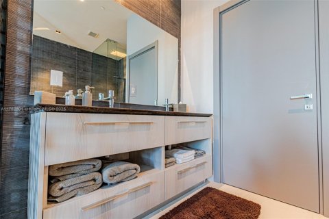 Condo in Miami, Florida, 3 bedrooms № 1865017 - photo 9