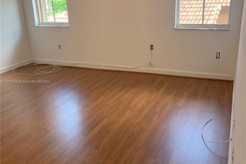 Casa en alquiler en Miami, Florida, 3 dormitorios, 209.12 m2 № 1954473 - foto 25