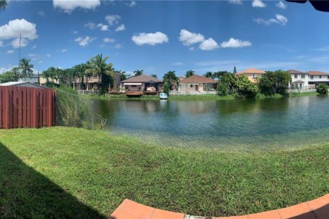Casa en alquiler en Miami, Florida, 3 dormitorios, 209.12 m2 № 1954473 - foto 16