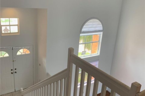 Casa en alquiler en Miami, Florida, 3 dormitorios, 209.12 m2 № 1954473 - foto 17
