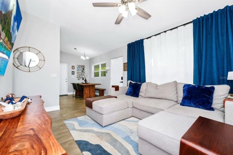 House in Orlando, Florida 3 bedrooms, 109.9 sq.m. № 1759399 - photo 11