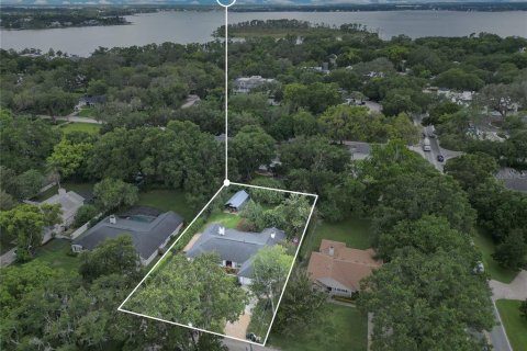 House in Windermere, Florida 4 bedrooms, 239.87 sq.m. № 1826283 - photo 1