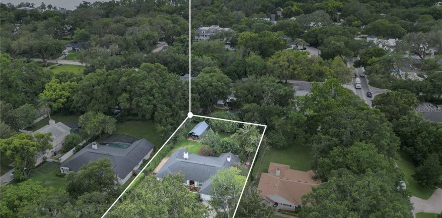 House in Windermere, Florida 4 bedrooms, 239.87 sq.m. № 1826283