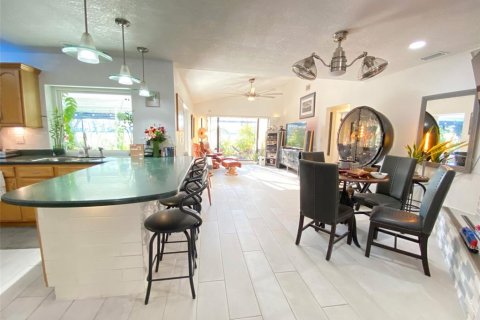Villa ou maison à vendre à Sarasota, Floride: 3 chambres, 210.24 m2 № 2148176 - photo 3