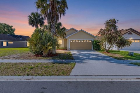 House in Kissimmee, Florida 4 bedrooms, 165.18 sq.m. № 2092092 - photo 2