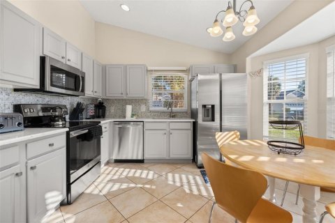 House in Kissimmee, Florida 4 bedrooms, 165.18 sq.m. № 2092092 - photo 9