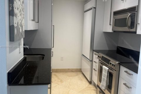 Copropriété à louer à Bal Harbour, Floride: 2 chambres, 98.1 m2 № 2085620 - photo 3
