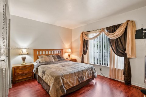 Купить таунхаус в Майами-Гарденс, Флорида 2 спальни, 86.4м2, № 2006449 - фото 14