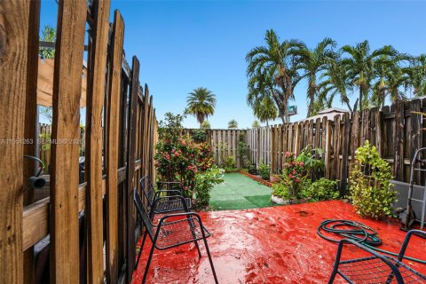 Купить таунхаус в Майами-Гарденс, Флорида 2 спальни, 86.4м2, № 2006449 - фото 19