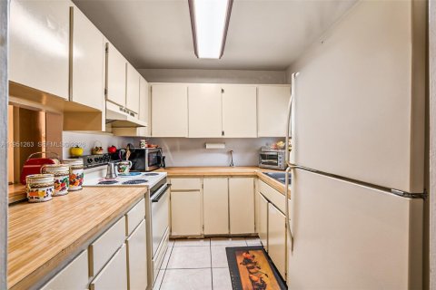 Купить таунхаус в Майами-Гарденс, Флорида 2 спальни, 86.4м2, № 2006449 - фото 5