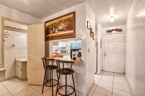 Купить таунхаус в Майами-Гарденс, Флорида 2 спальни, 86.4м2, № 2006449 - фото 7