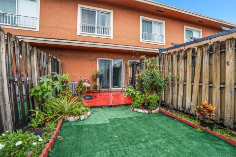 Купить таунхаус в Майами-Гарденс, Флорида 2 спальни, 86.4м2, № 2006449 - фото 20