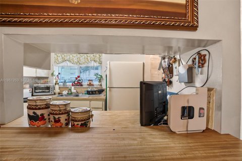 Купить таунхаус в Майами-Гарденс, Флорида 2 спальни, 86.4м2, № 2006449 - фото 10