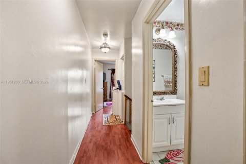 Купить таунхаус в Майами-Гарденс, Флорида 2 спальни, 86.4м2, № 2006449 - фото 15