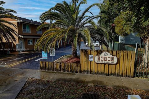 Adosado en Miami Gardens, Florida 2 dormitorios, 86.4 m2 № 2006449