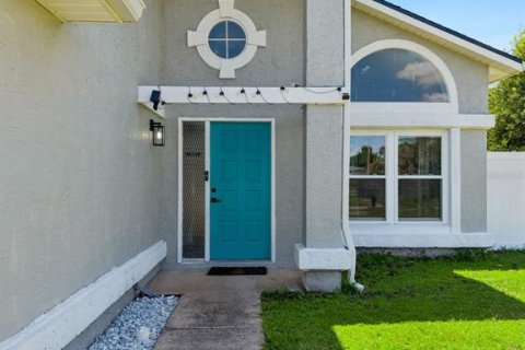 Villa ou maison à vendre à Orlando, Floride: 4 chambres, 165.46 m2 № 2148468 - photo 2