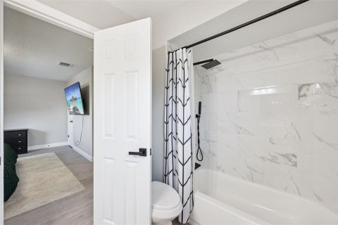 Villa ou maison à vendre à Orlando, Floride: 4 chambres, 165.46 m2 № 2148468 - photo 25